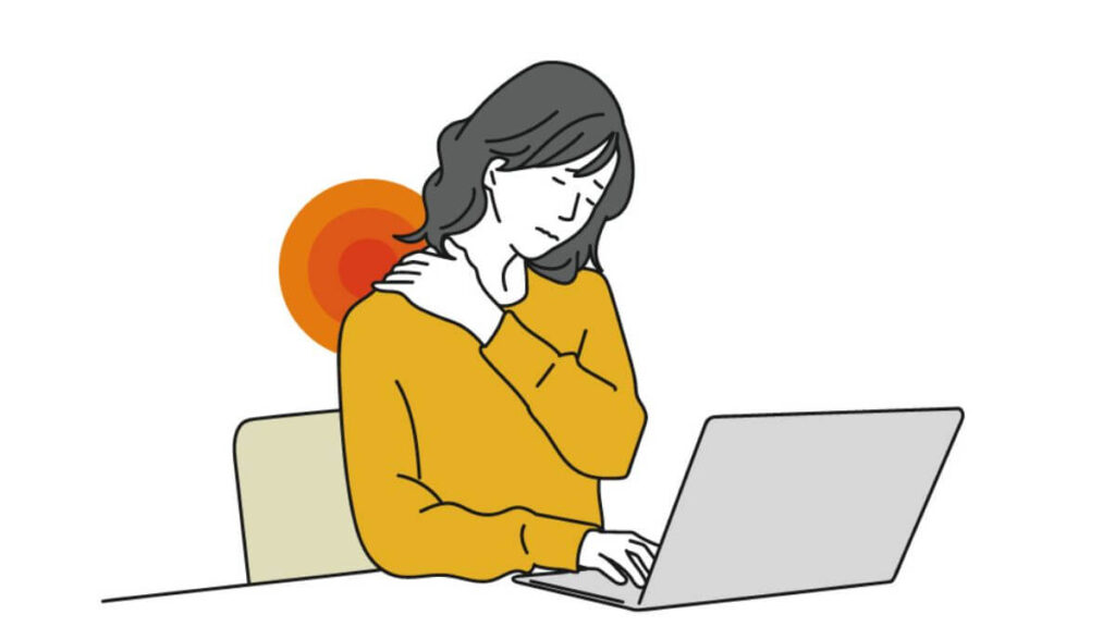肩こりを抱えながら仕事をするキャリアウーマン