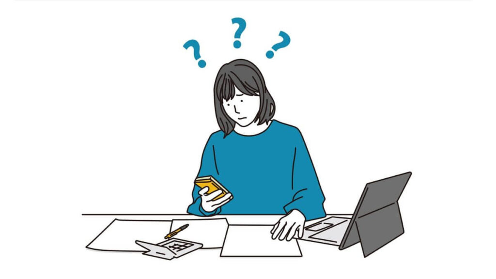 疑問を持ちながらスマホで検索する女性
